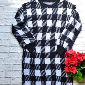 Black And White Oversized Buffalo plaid sweater dress size small